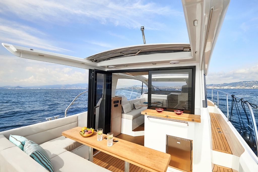Sealine C330v new motor yacht for sale FYS Baleares
