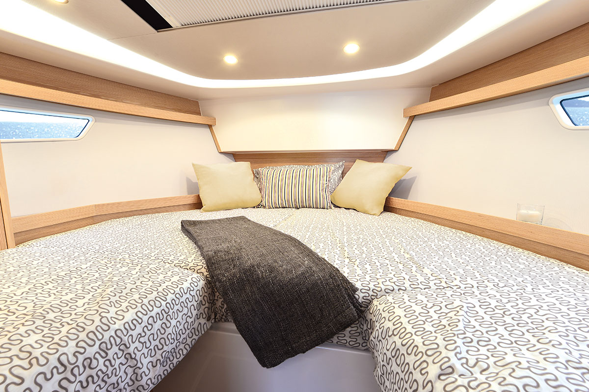 Sealine S330v yate de motor en venta - FYS MALLORCA