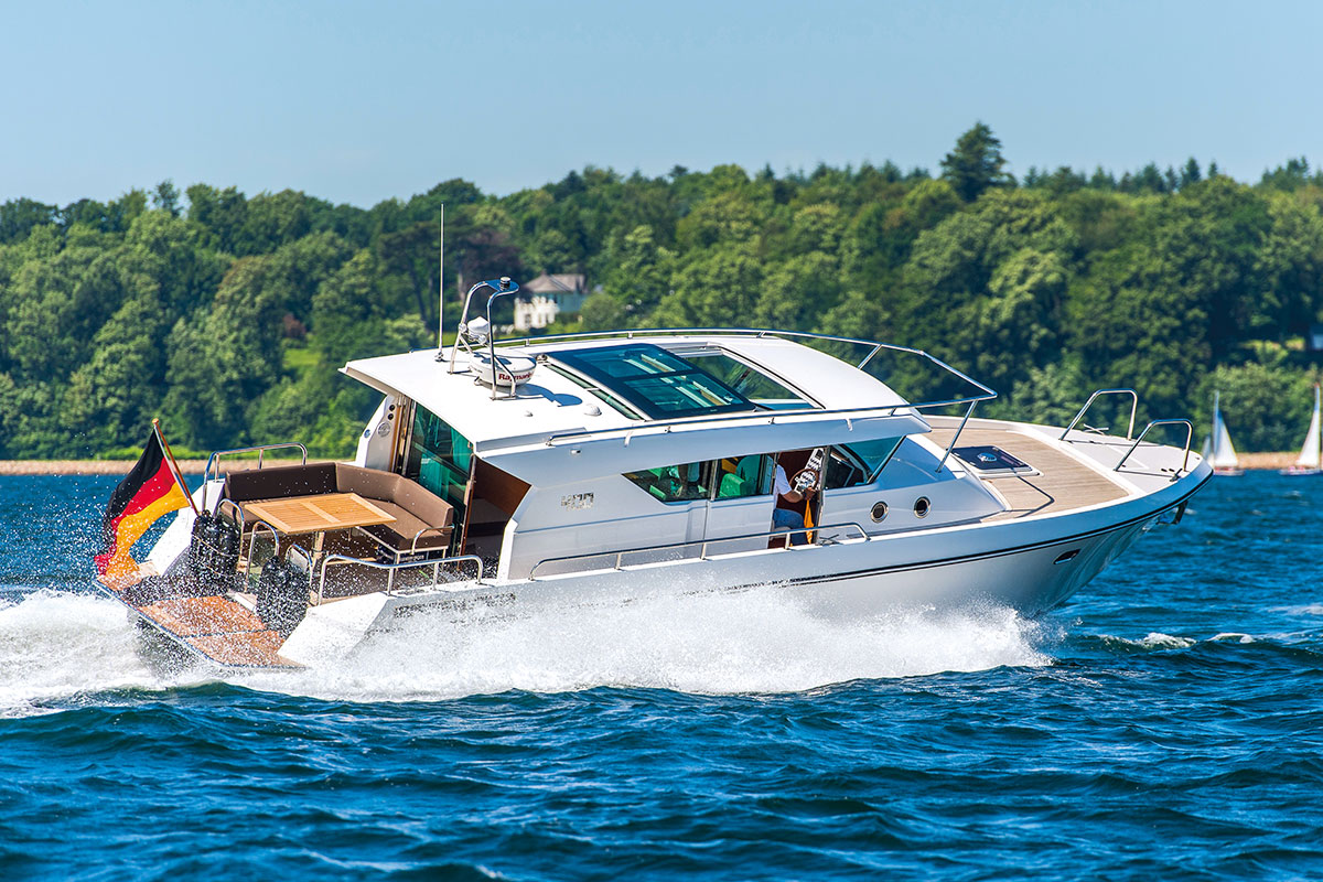 Delta Powerboat 400 SW
