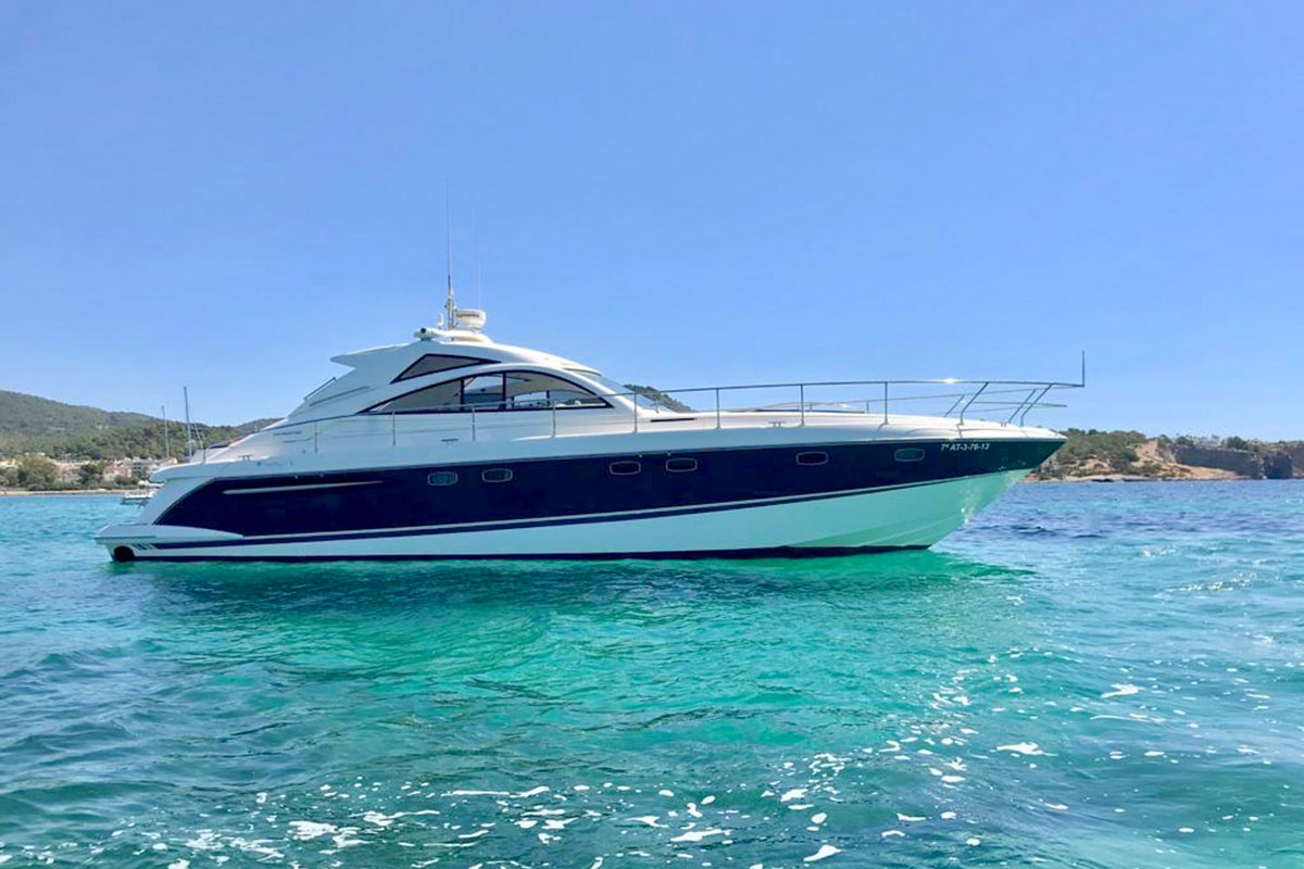 Fairline Targa 52 Sideview sea for sale Mallorca