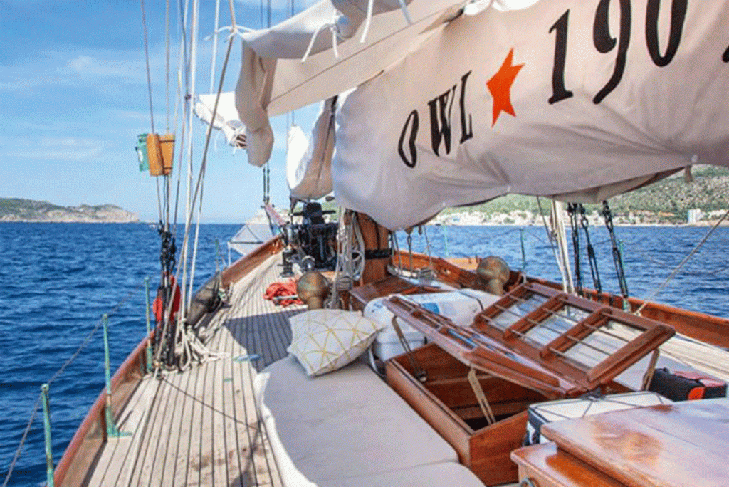 Owl 1909 for charter for sale FYS Baleares