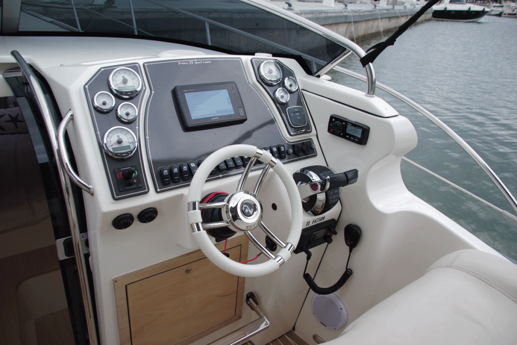 Nuova-Jolly-Prince-35-Sport-Cabin-cockpit-and-navigation Nuova Jolly Prince 35 Sport Cabin for sale FYS Baleares