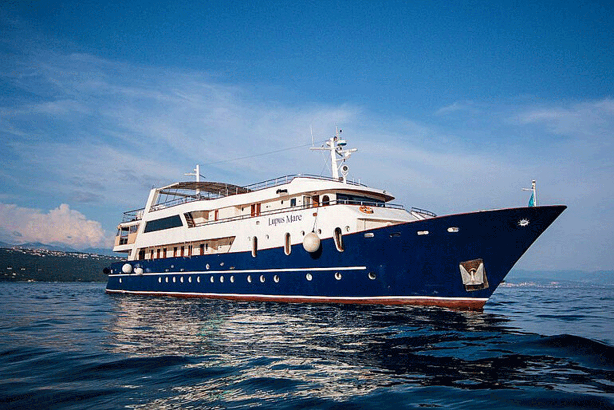 Lupus Mare yacht to charter Croatia FYS Baleares