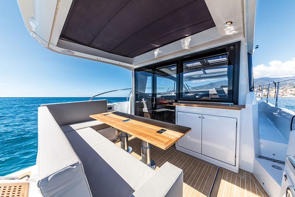 Sealine C390 for sale FYS Mallorca