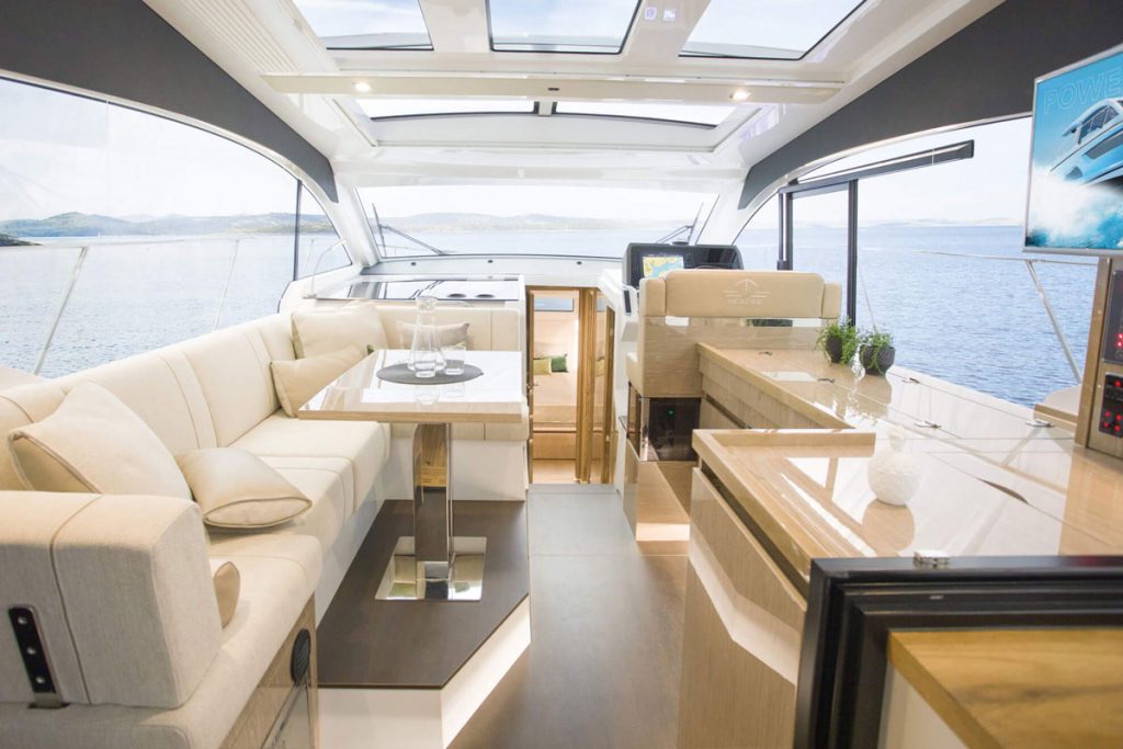 Sealine C390 for sale FYS Mallorca