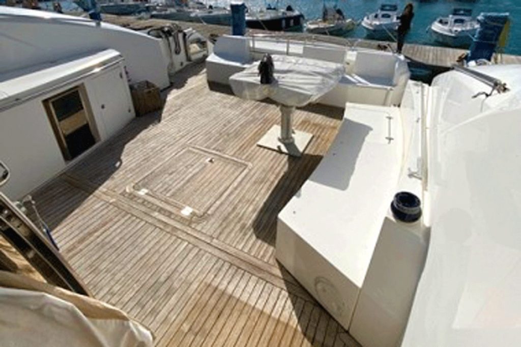 Sunseeker-Predator-72-A-aft-seating Sunseeker Predator 72 A for sale FYS MALLORCA