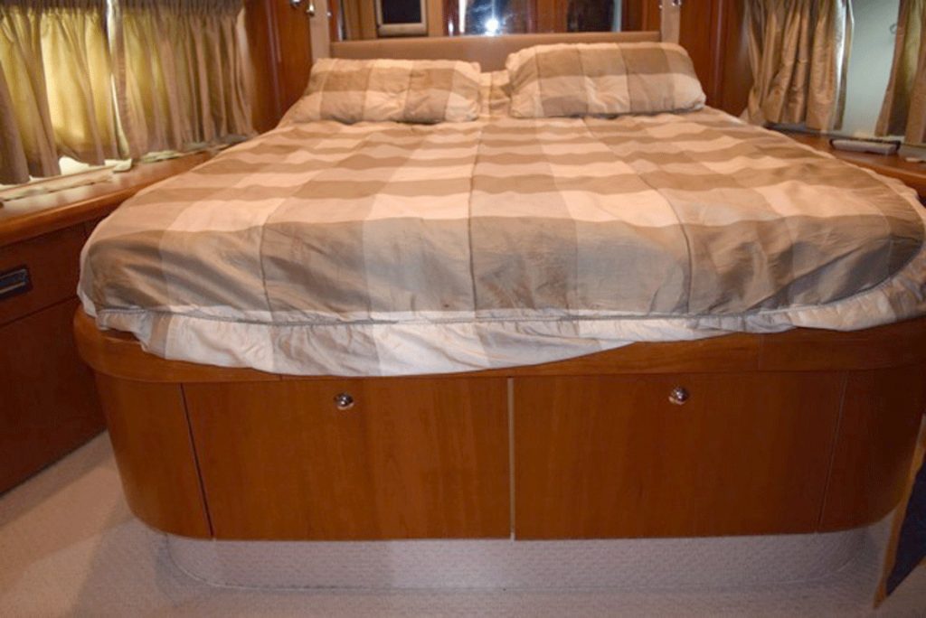 Sunseeker-Predator-72-A-master-cabin Sunseeker Predator 72 A for sale FYS MALLORCA