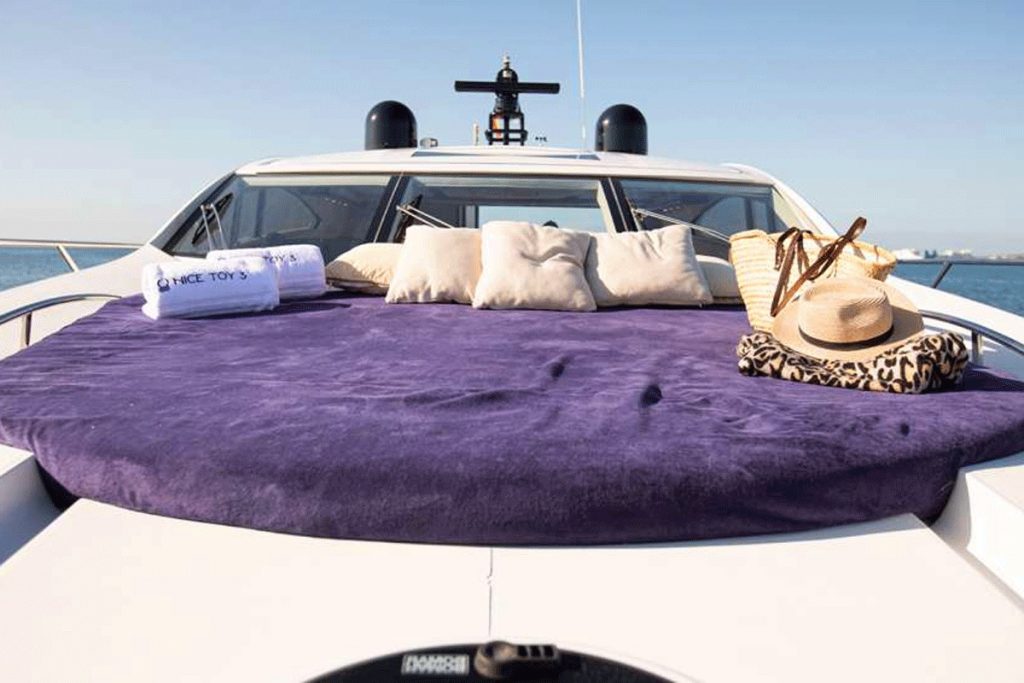 Sunseeker-Predator-72-bow-sun-loungers Sunseeker Predator 72 2006 for sale FYS Mallorca