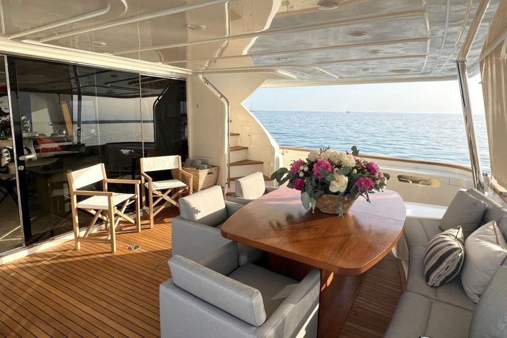 Navetta-26m-NUR-aft-area 86' Ferretti Custom Line Navetta for sale NUR FYS Mallorca