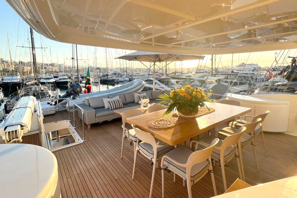 Navetta-26m-NUR-aft-dining-flybridge 86' Ferretti Custom Line Navetta for sale NUR FYS Mallorca