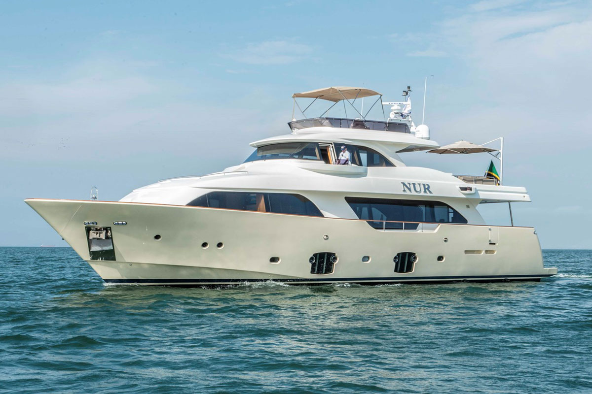 86' Ferretti Custom Line Navetta for sale NUR FYS Mallorca