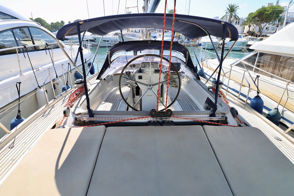 Sunbeam 44 for sale with Flensburger Yacht Service Mallorca office