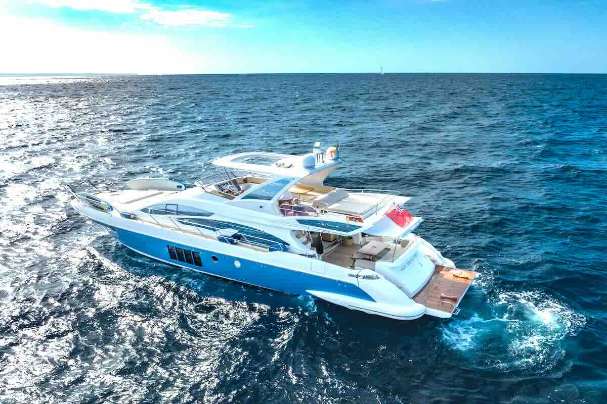 Azimut 64 for charter with Flensburger Yacht Service Mallorca