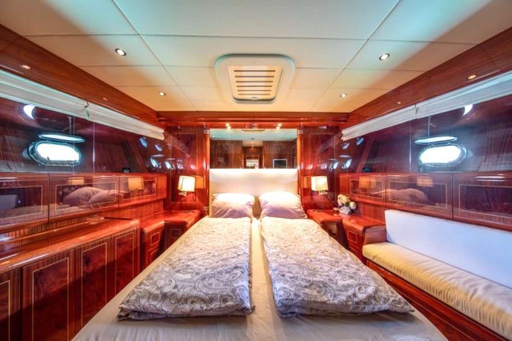 Mangusta 72, for charter, Flensburger Yacht Service Mallorca