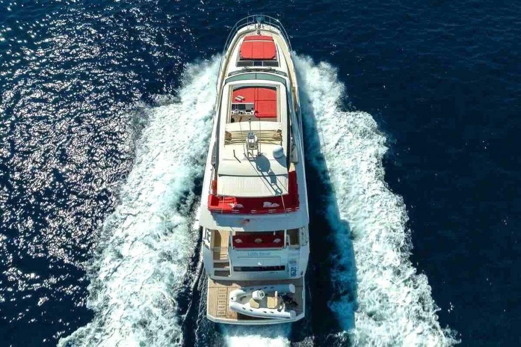 Prestige 680 for charter with Flensburger Yacht Service Mallorca