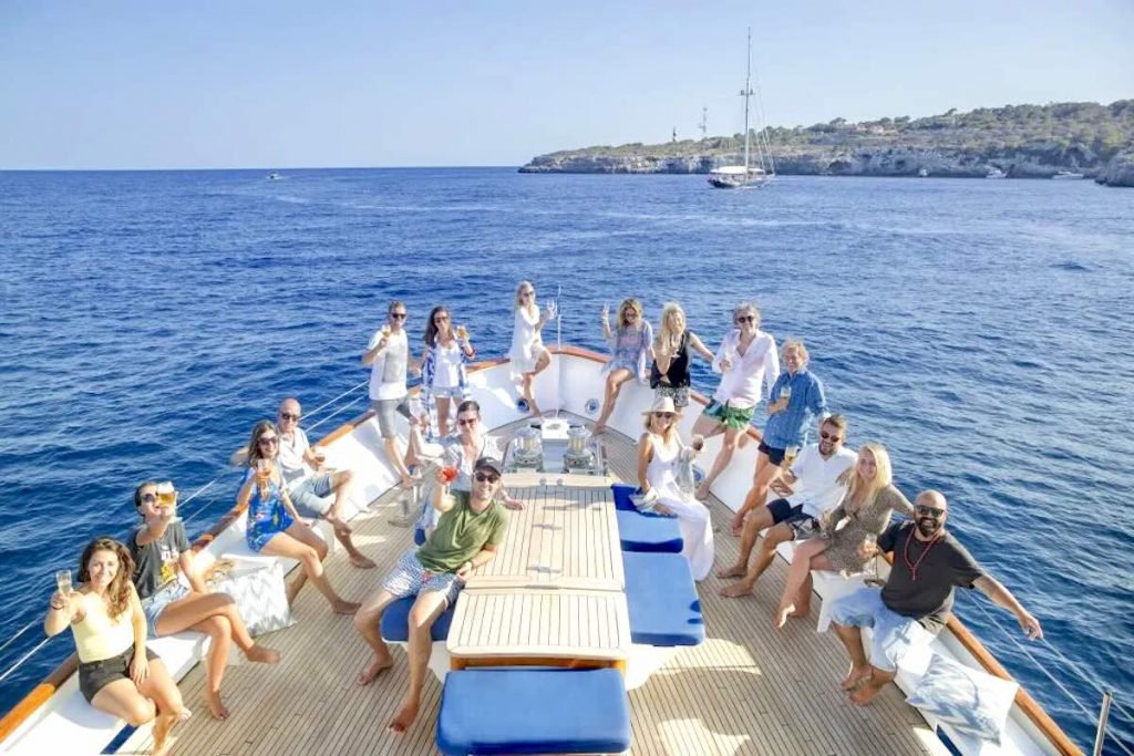 Falcao Uno for charter yacht events big groups FYS Mallorca