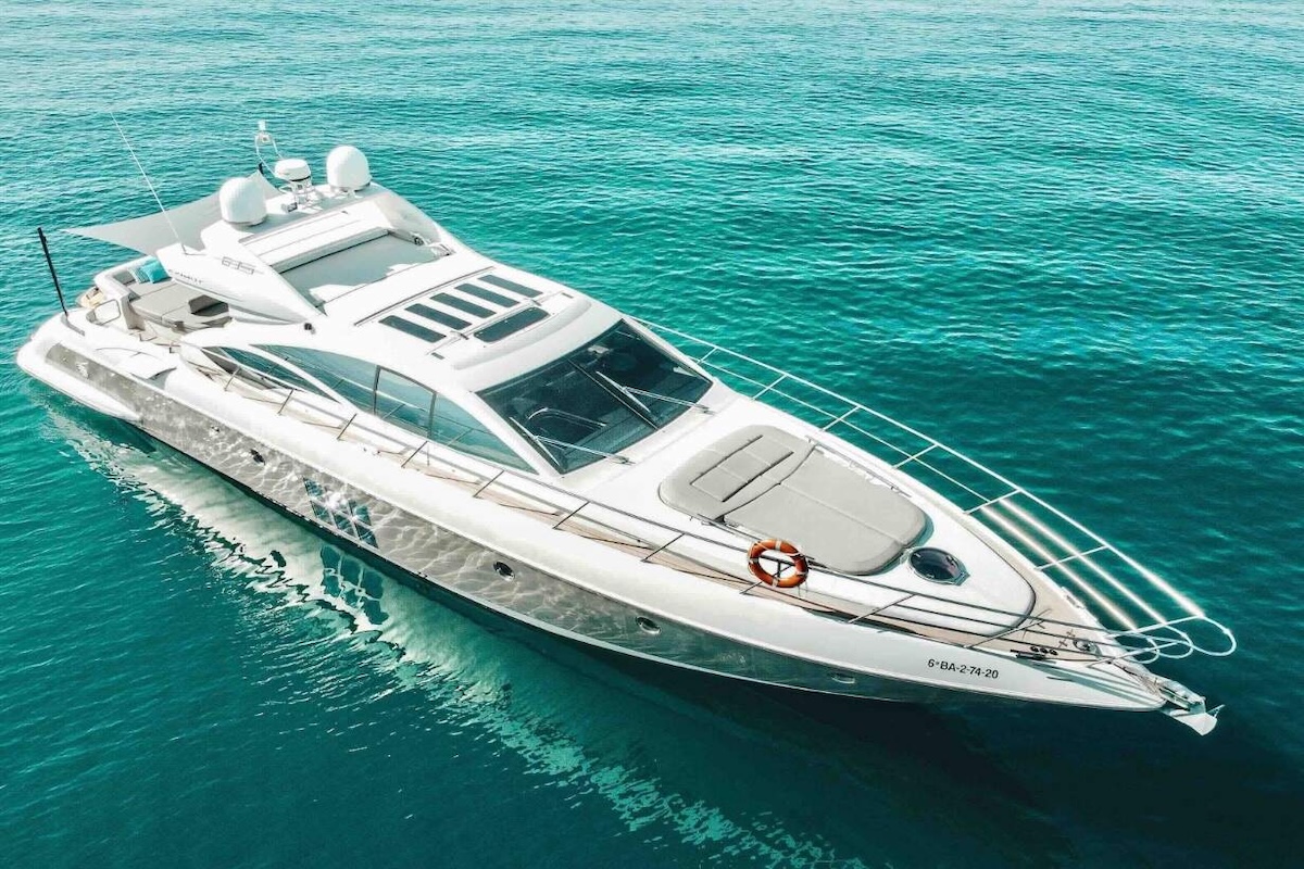 Azimut 68S Esperanza motor yacht for charter FYS Mallorca