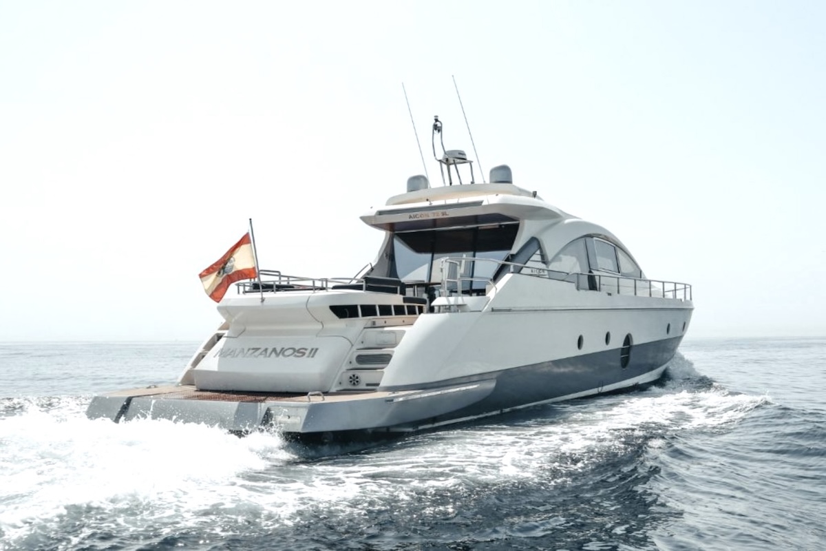 Aicon 72SL Manzanos || motor yacht for charter FYS Mallorca