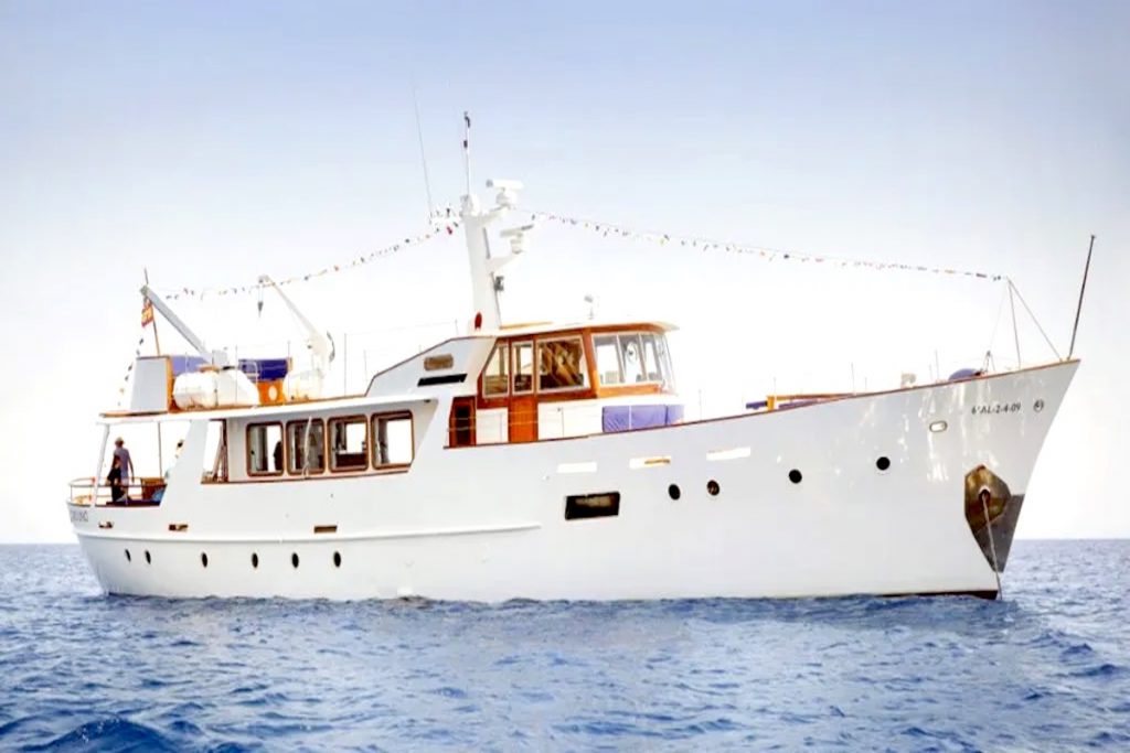 Falcao Uno for charter yacht events big groups FYS Mallorca