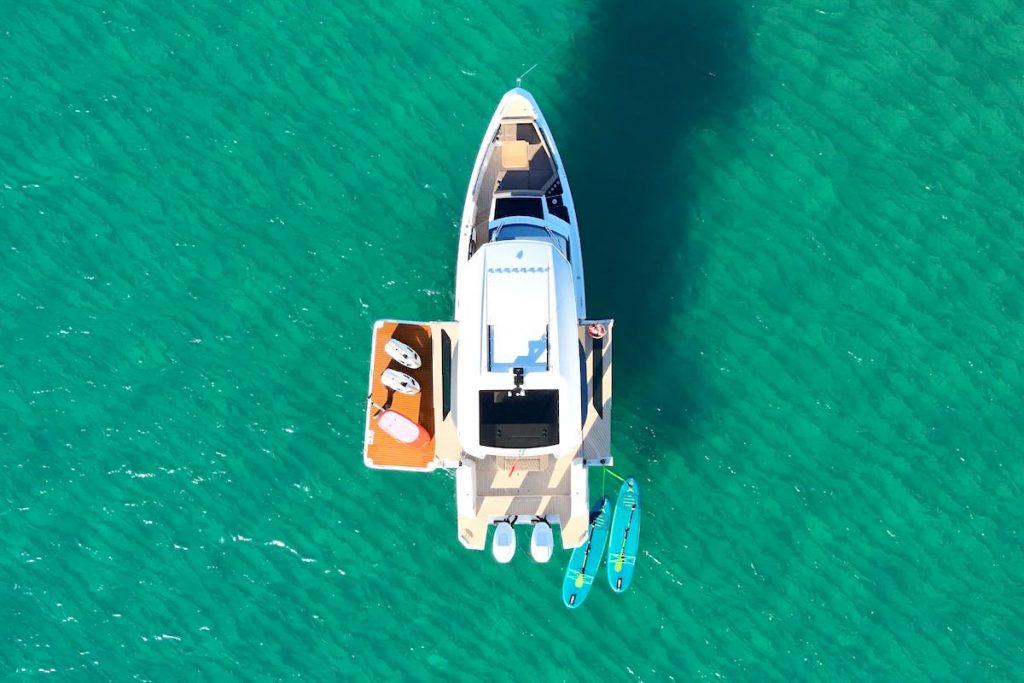 Saxdoor 400 GTO Bali motor boatt for charter FYS Mallorca