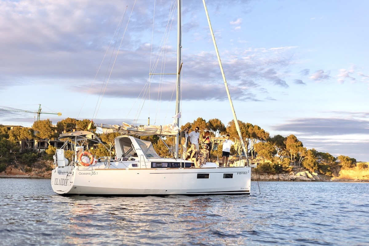 Beneteau Oceanis 35 Islander for charter FYS Mallorca