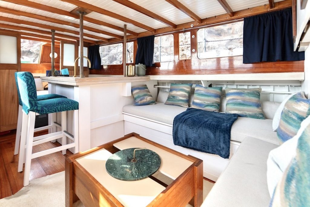 Azul motor yacht for charter Soller FYS Mallorca