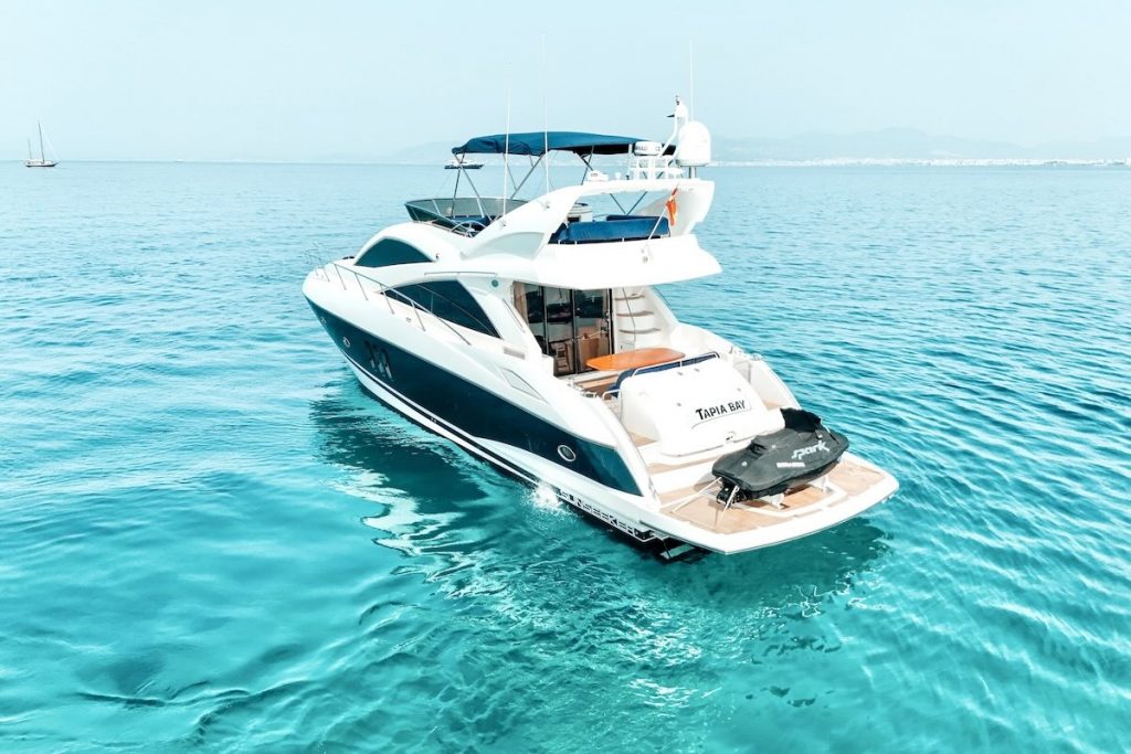 Sunseeker Manhattan 66 Tapia Bay for charter FYS Mallorca