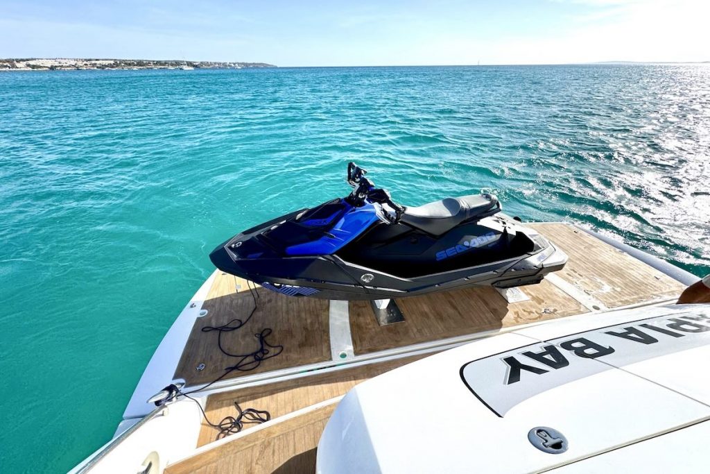 Sunseeker Manhattan 66 Tapia Bay for charter FYS Mallorca