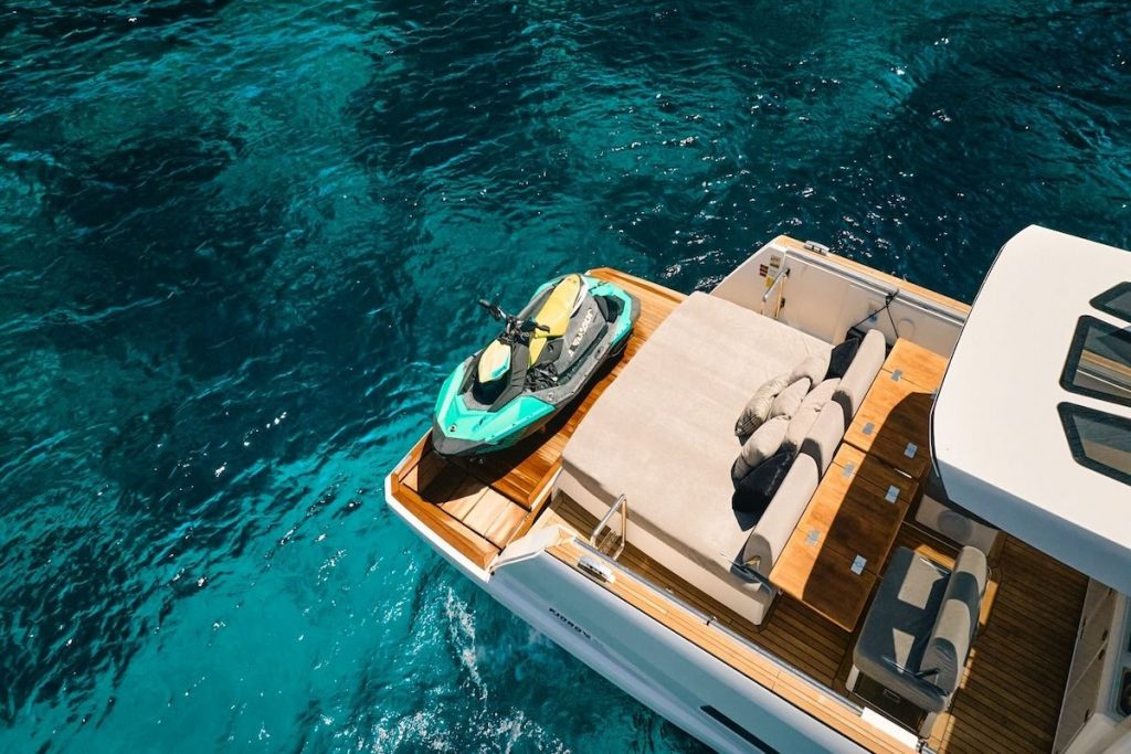 Fjord 44 Open Cara for charter FYS Mallorca