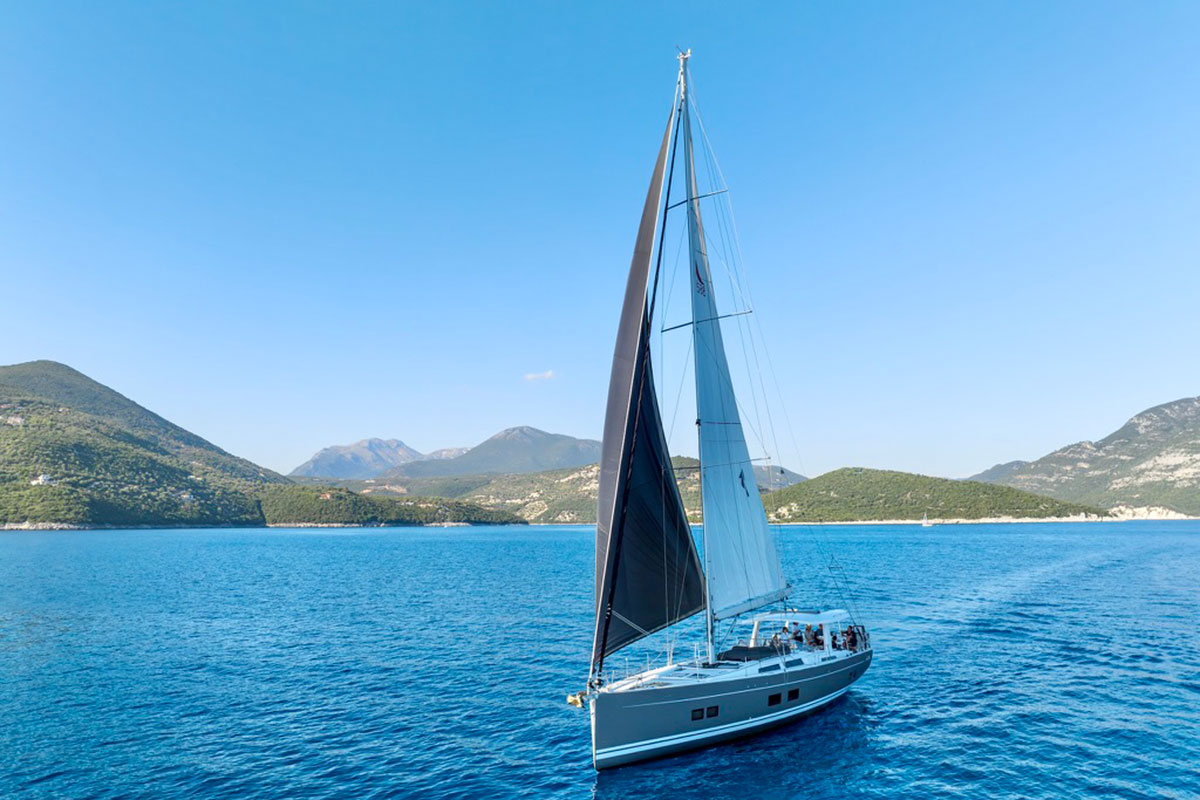 Hanse 588 sailing