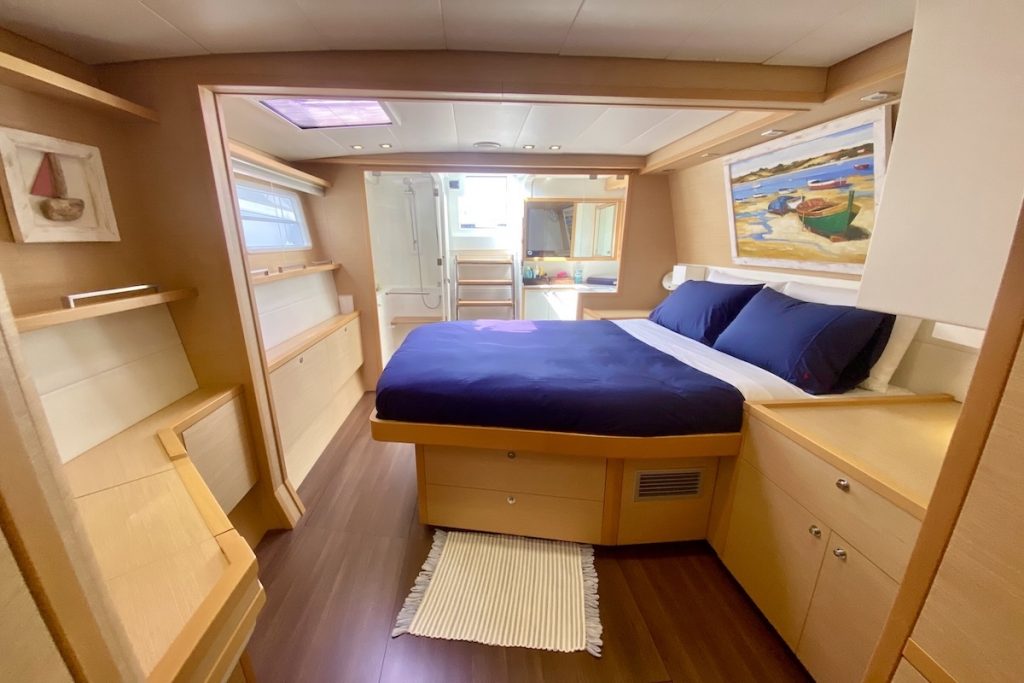 Lagoon 560 Estrella del Mar Catamaran for Sale FYS Mallorca Barcelona