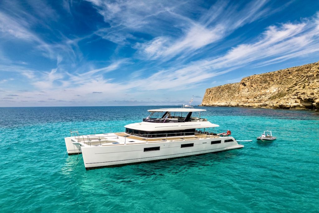 Catamaran Lagoon 630 Seek for charter FYS Mallorca catamaran