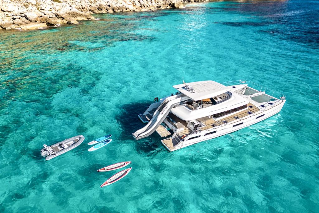 Catamaran Lagoon 630 Seek for charter FYS Mallorca catamaran