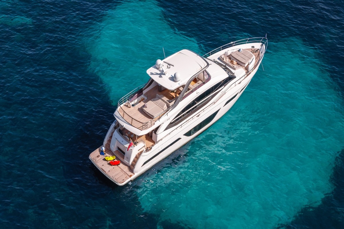 Princess Y78 MIO BARCO II for charter Mallorca Ibiza Balearics FYS Mallorca 4 cabins grill waterski wakeboard