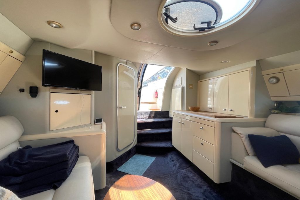 Sunseeker Apache 45 for charter Mallorca Ibiza Balearics FYS Mallorca