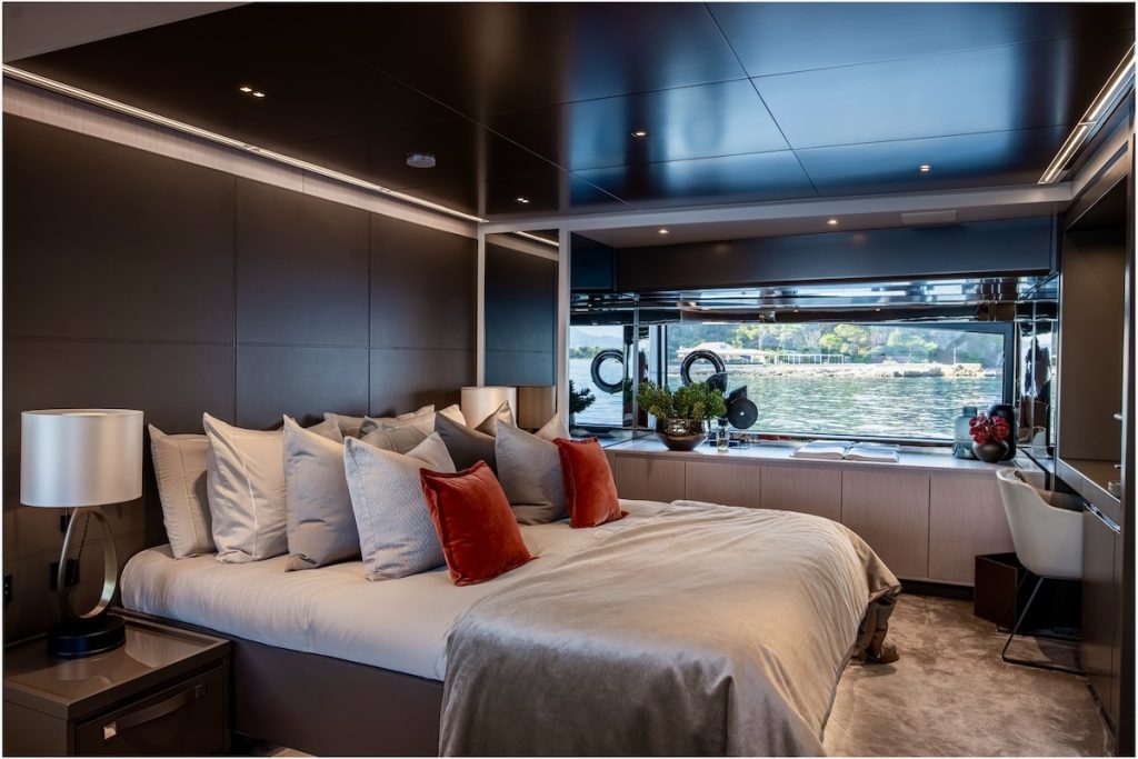 Motor Yacht Riva Argo 90 ELLA for charter Motor Yacht Riva Argo 90 ELLA for charter 4 cabins, stabilizers, seakeeper, wakeboard, waterski, seabob, Ibiza, fys Mallorca